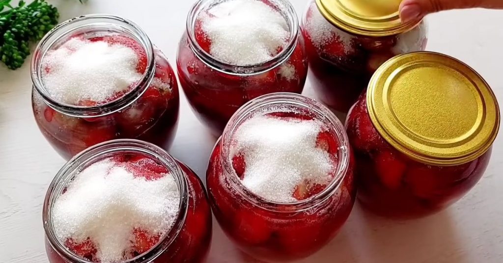 Вот как хранить клубнику круглый год! Без варки, без заморозки!